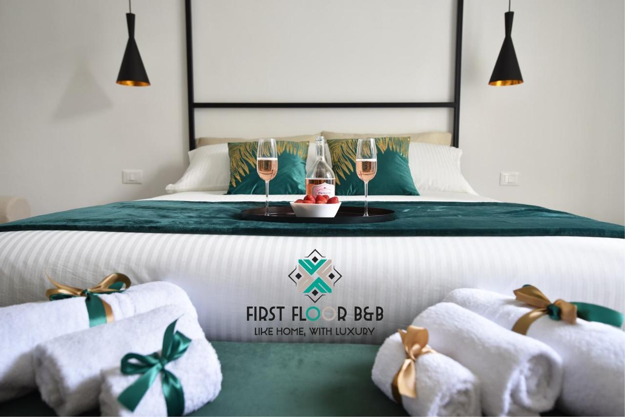 First Floor B&B Bari Exterior foto